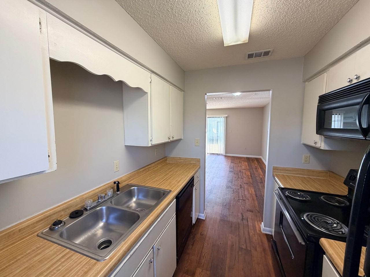 2305 Bemiss Rd - Photo 3 of 24