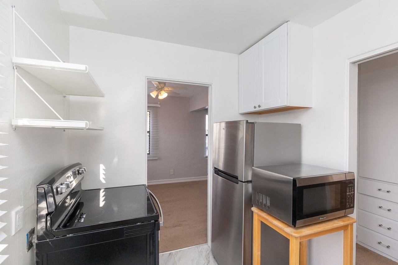 3027 Jarvis St - Photo 3 of 15