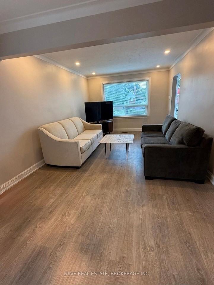 19 Westchester Road - Photo 4 of 24