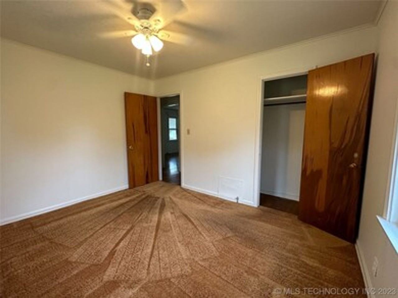 2443 N Quaker Ave - Photo 5 of 13