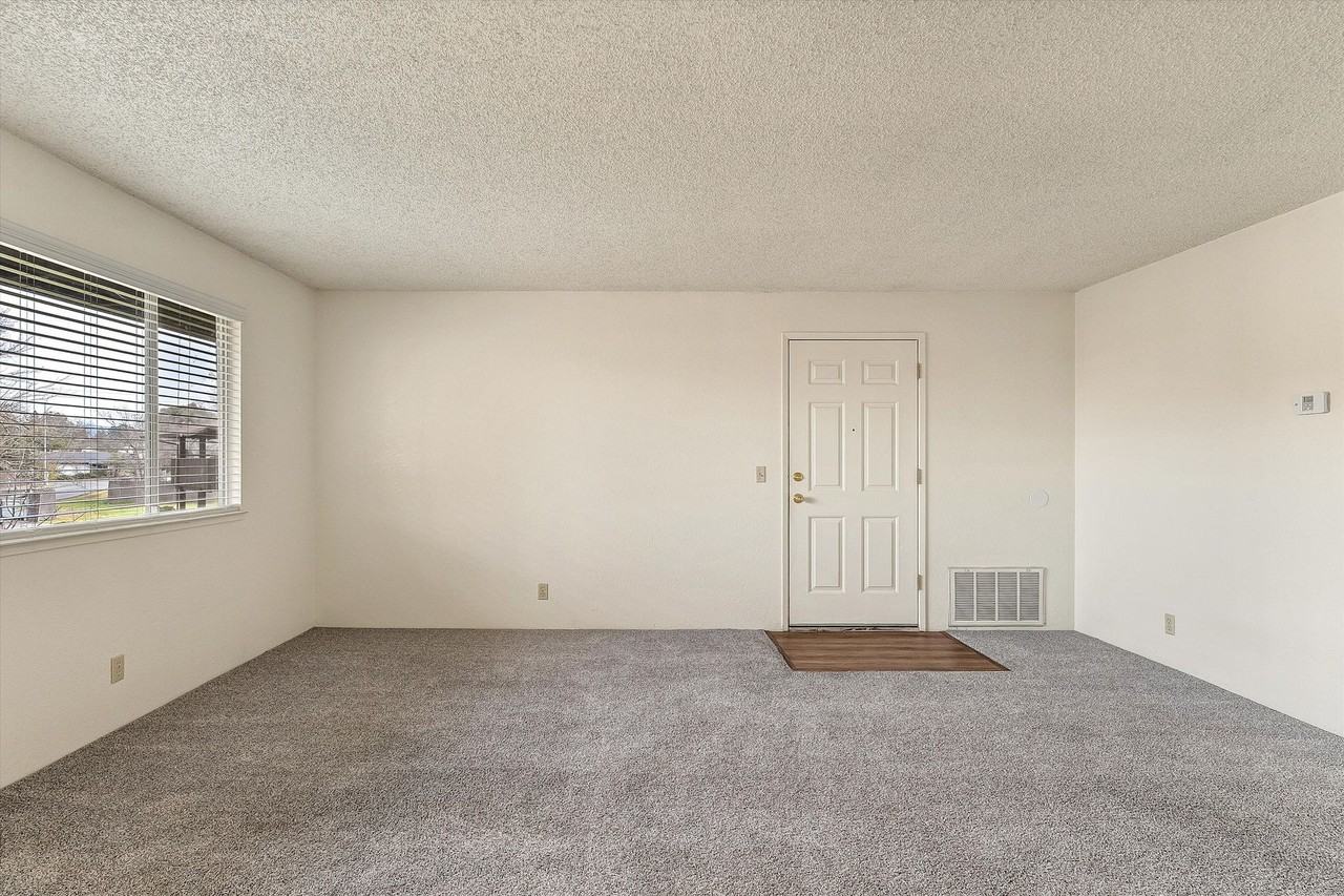 2 Bedroom 1 bath apartments available now! - Photo 3 of 27