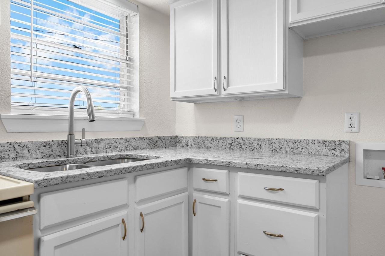 339 Fouts Ave - Photo 6 of 12