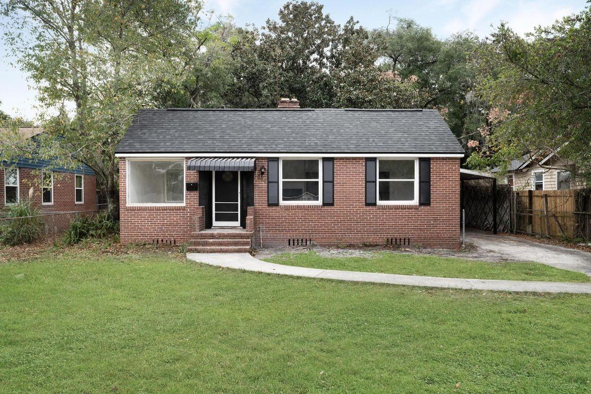 366 W 67th St - Photo 2 of 18