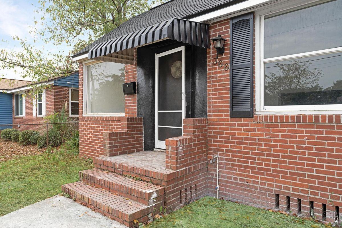 366 W 67th St - Photo 3 of 18