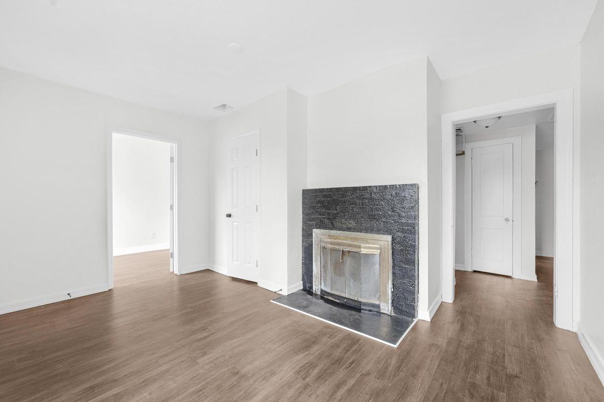 366 W 67th St - Photo 5 of 18