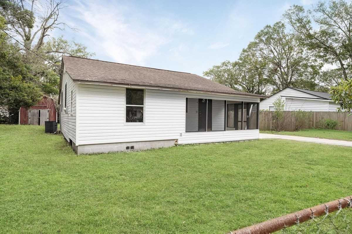 1035 Odessa Dr E - Photo 2 of 16