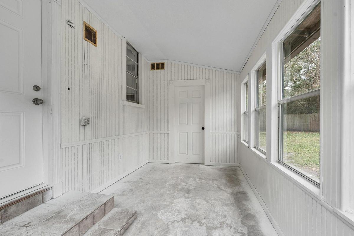 1035 Odessa Dr E - Photo 4 of 16