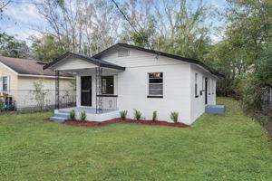 featured image of 2013 W 6th St