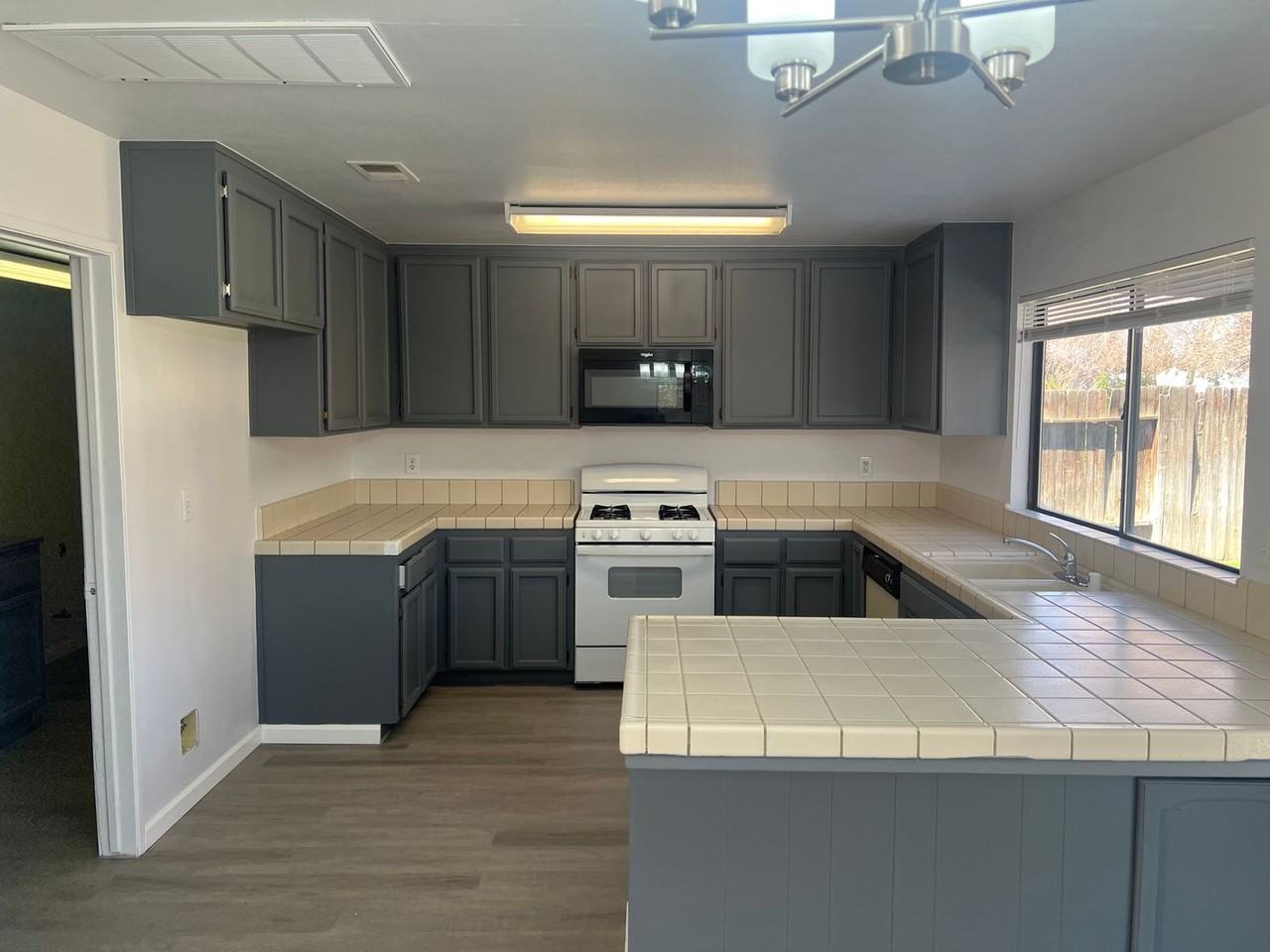 9220 Lanneau Ct - Photo 4 of 11