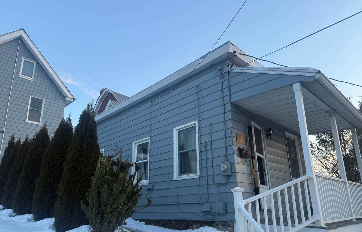 931 Wood Ave - Photo 2 of 10