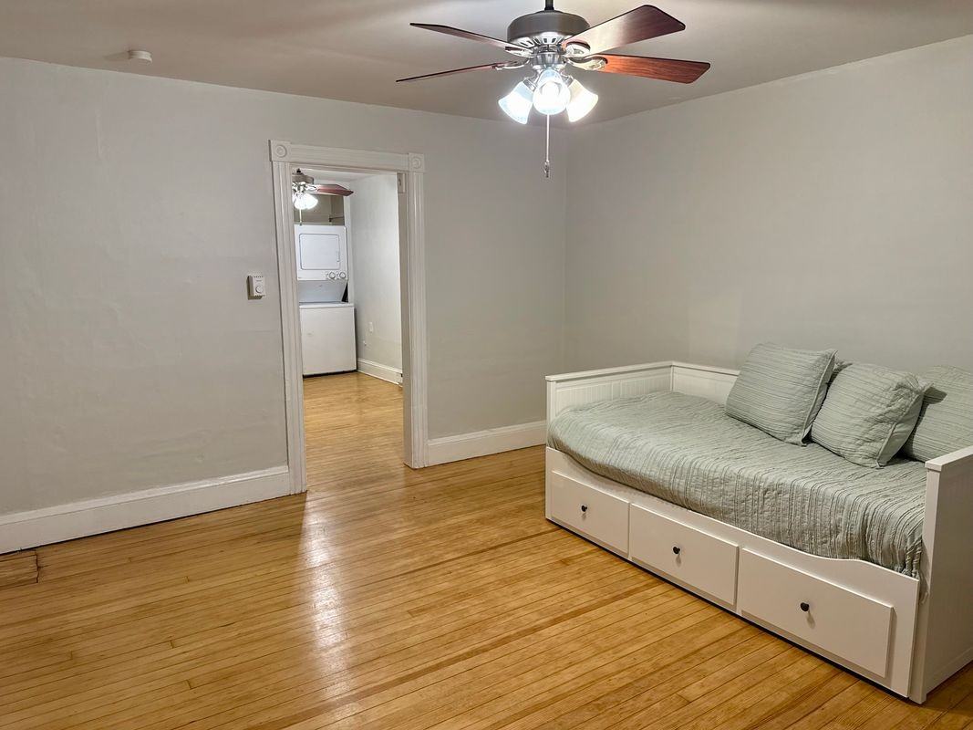 931 Wood Ave - Photo 3 of 10