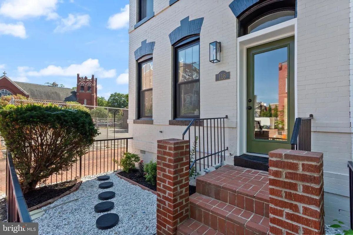 116 Thomas St Nw - Photo 4 of 38