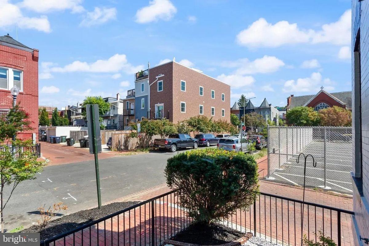 116 Thomas St Nw - Photo 5 of 38