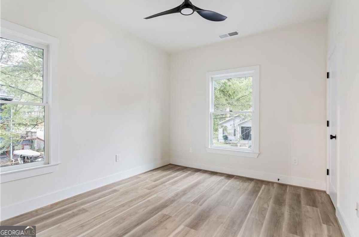 1265 Oak St Sw - Photo 7 of 26