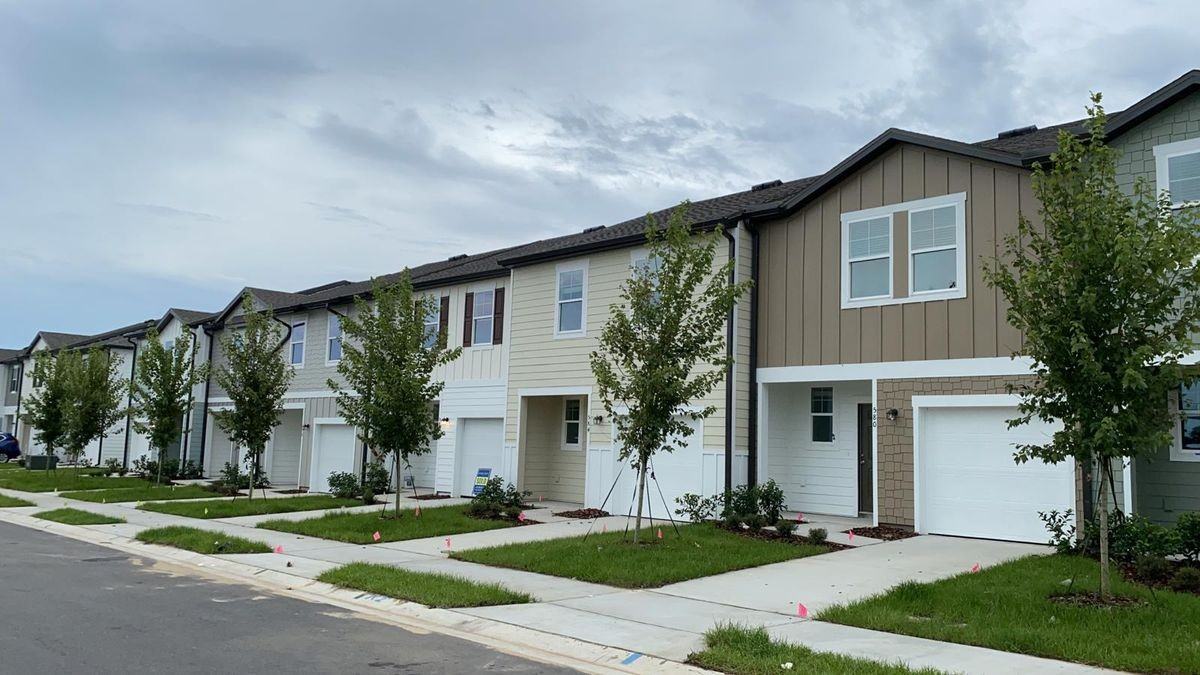 580 Madison Dr - Photo 2 of 18