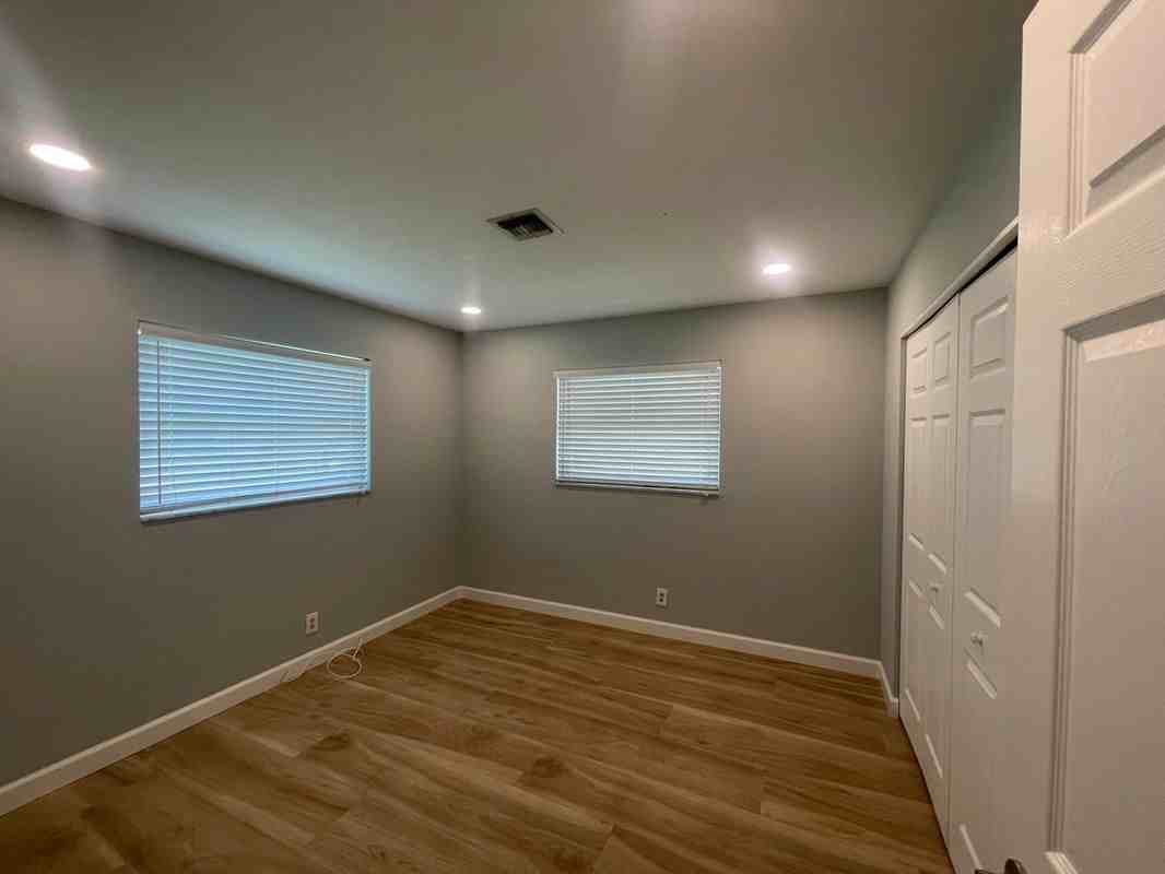 11737 Inverness Cir - Photo 7 of 15