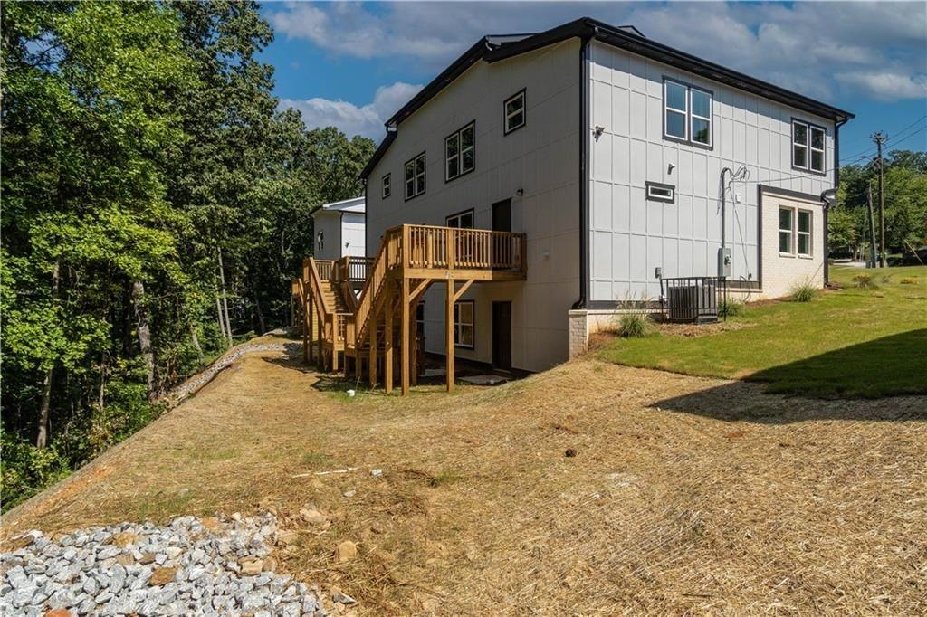 2387 Highpoint Rd - Photo 4 of 27