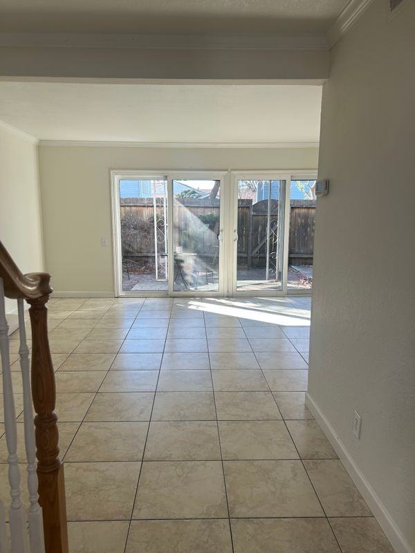 1034 Glenn Cmn - Photo 2 of 12