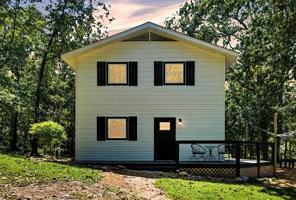 featured image of 96 Collins Rd Ne