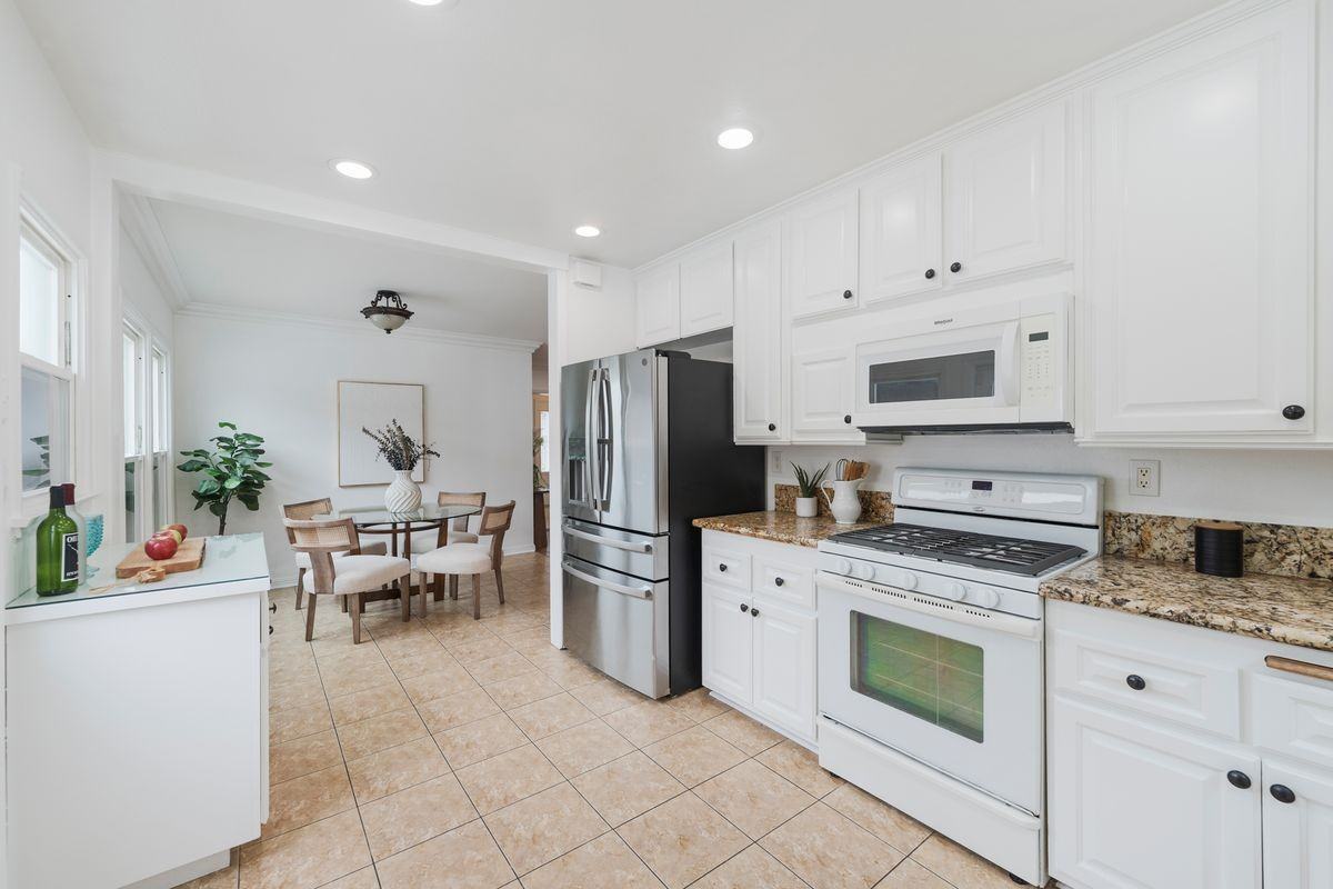 3203 Faust Ave - Photo 2 of 3