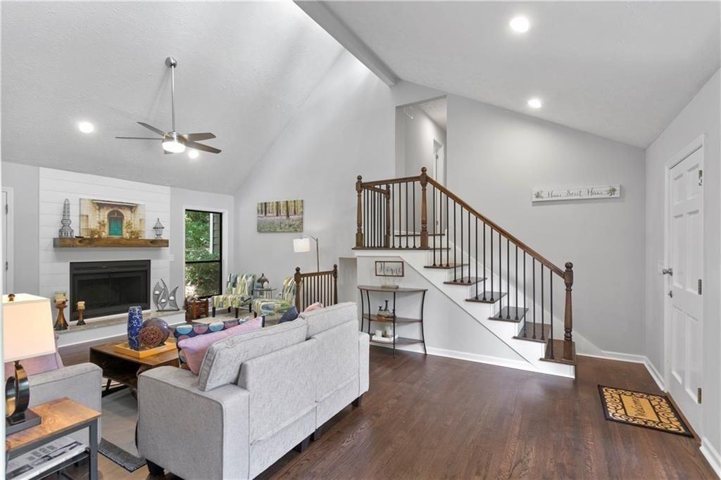 4186 Nashoba Dr Ne - Photo 2 of 25