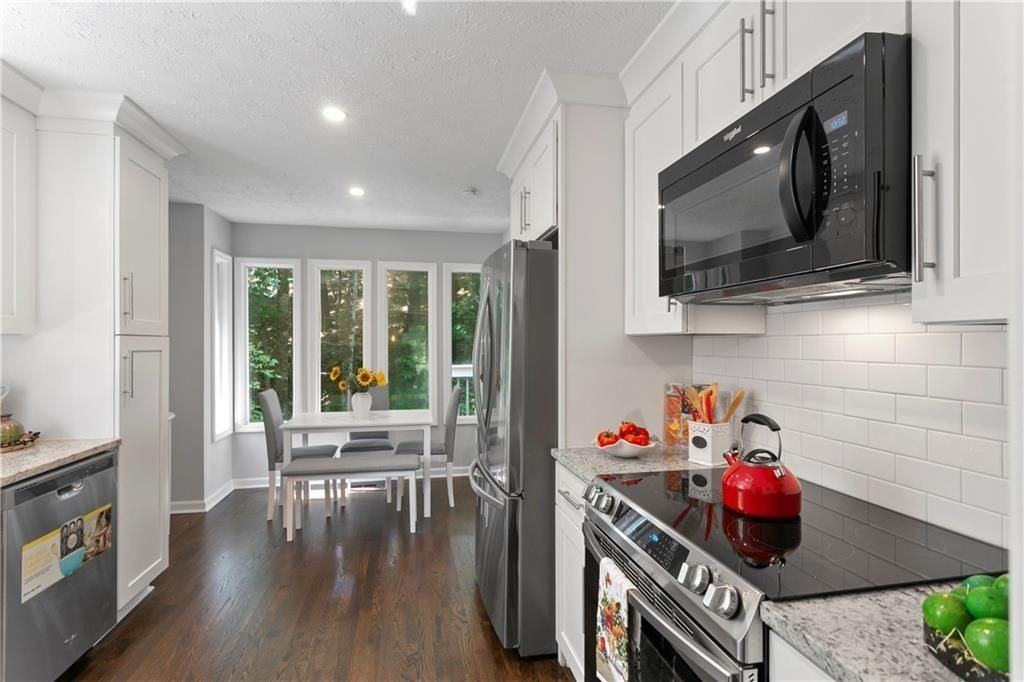 4186 Nashoba Dr Ne - Photo 3 of 25