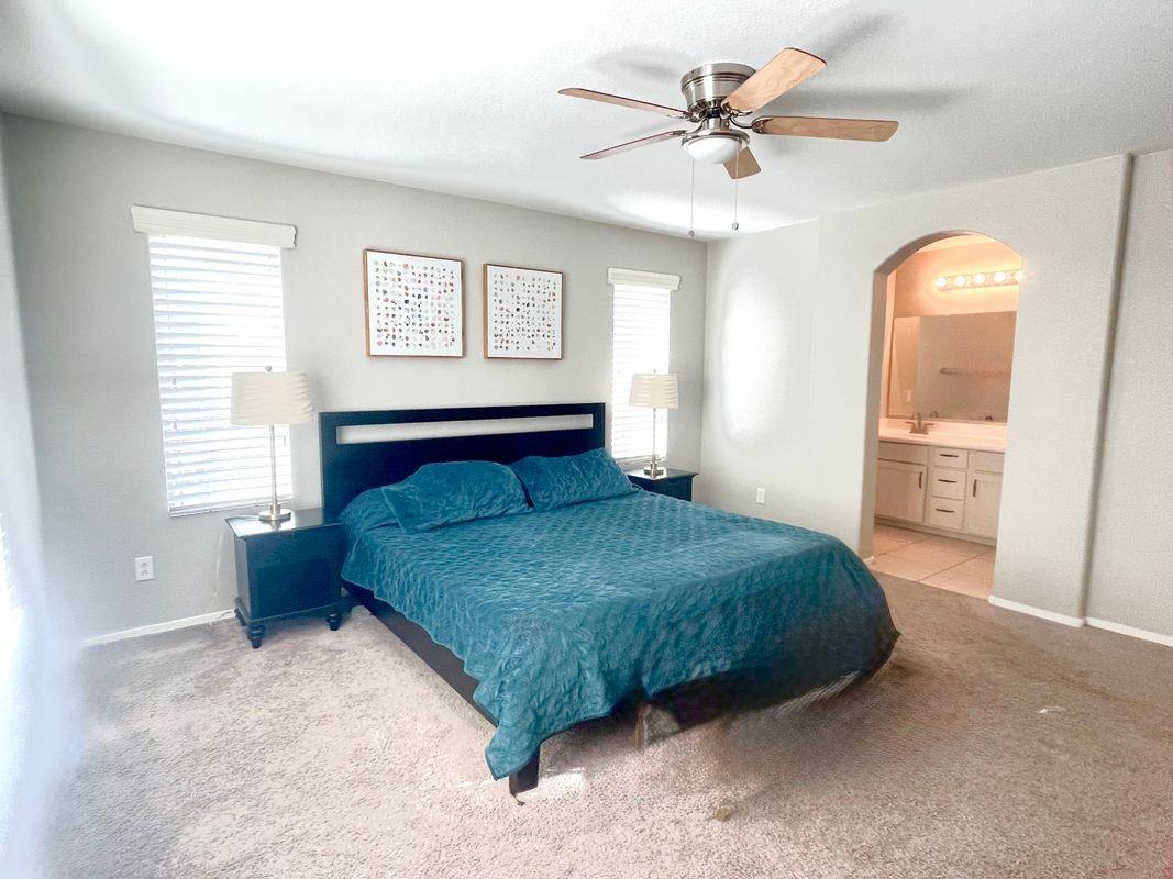 3708 E Kerry Ln - Photo 3 of 15