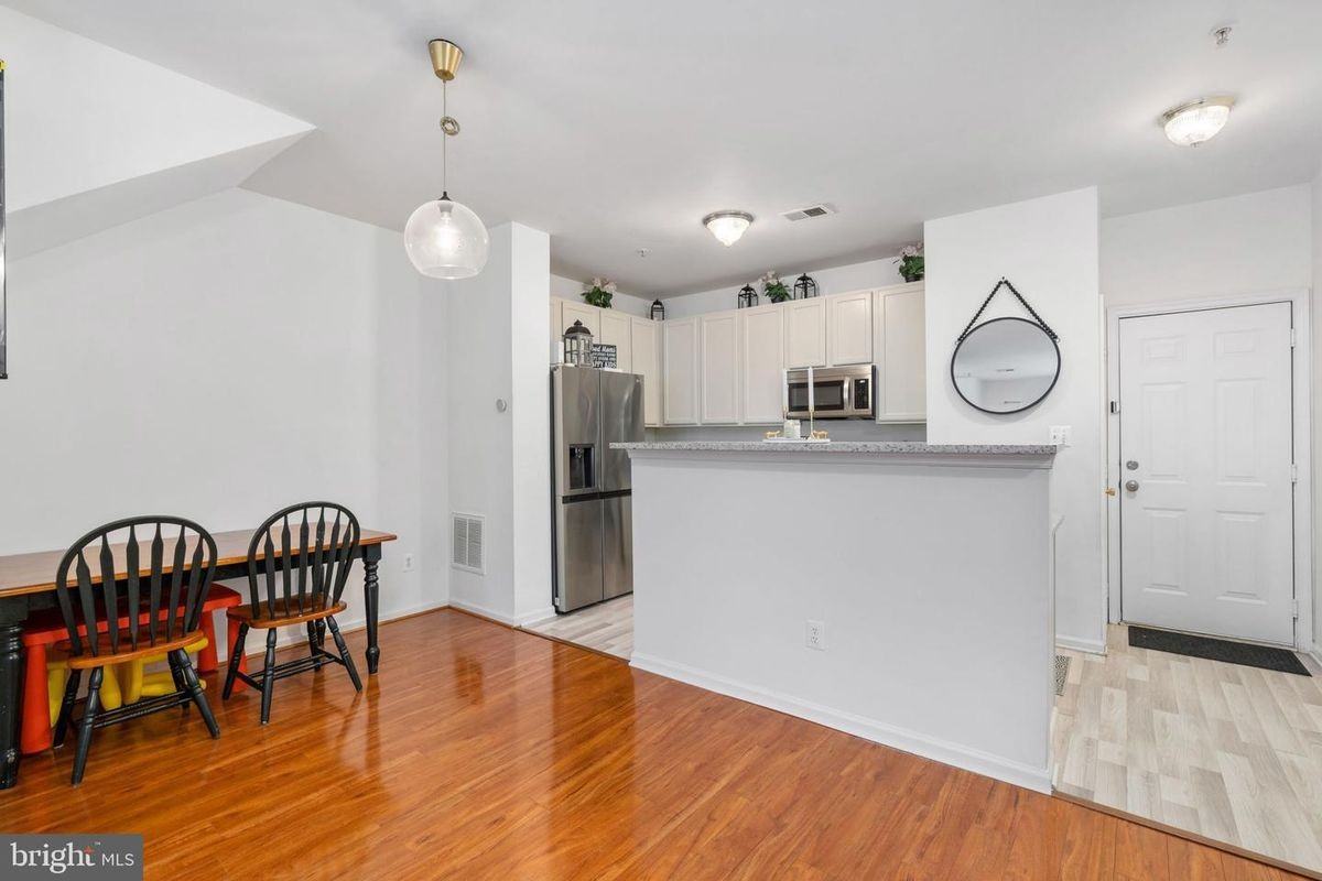 5095 Anchorstone Dr - Photo 3 of 32