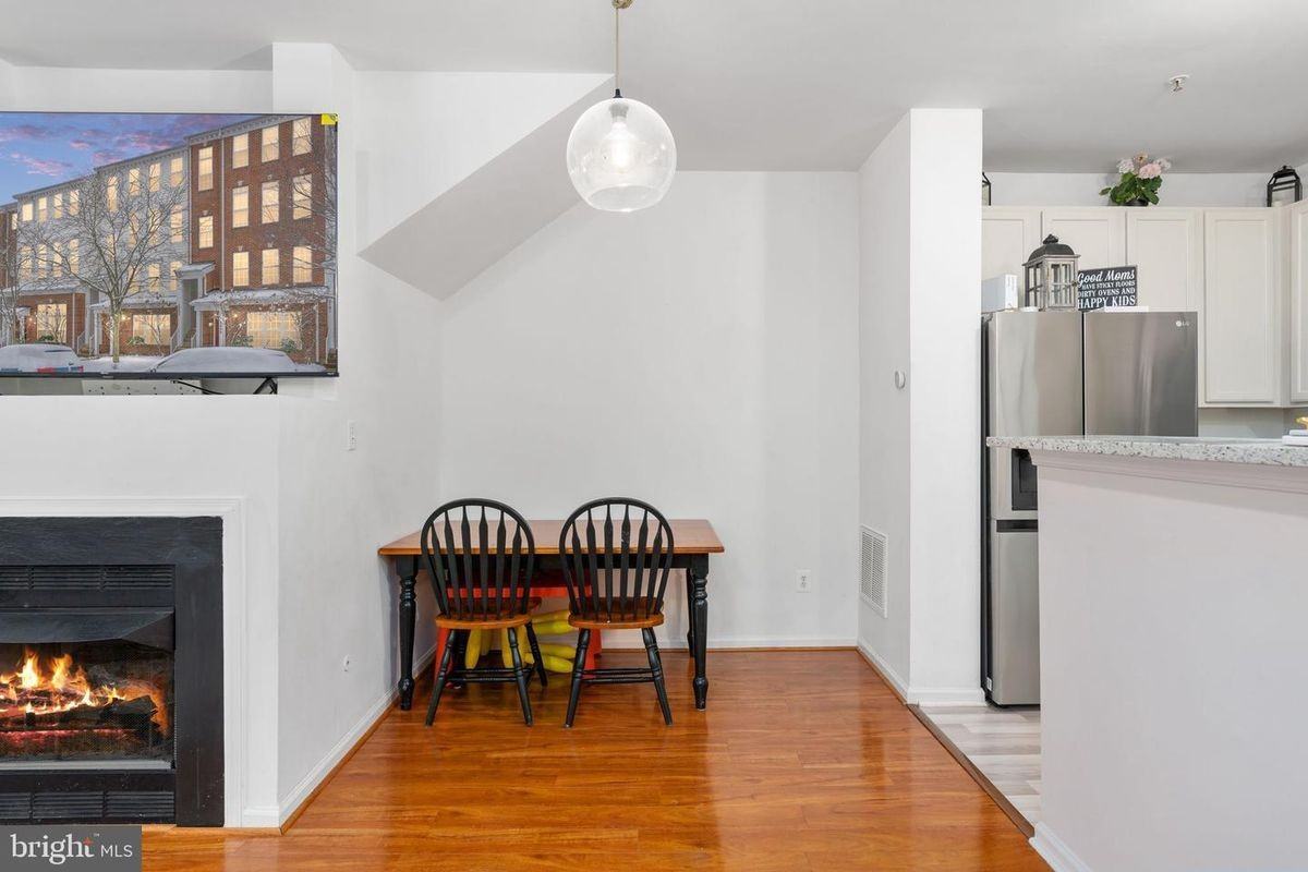 5095 Anchorstone Dr - Photo 4 of 32