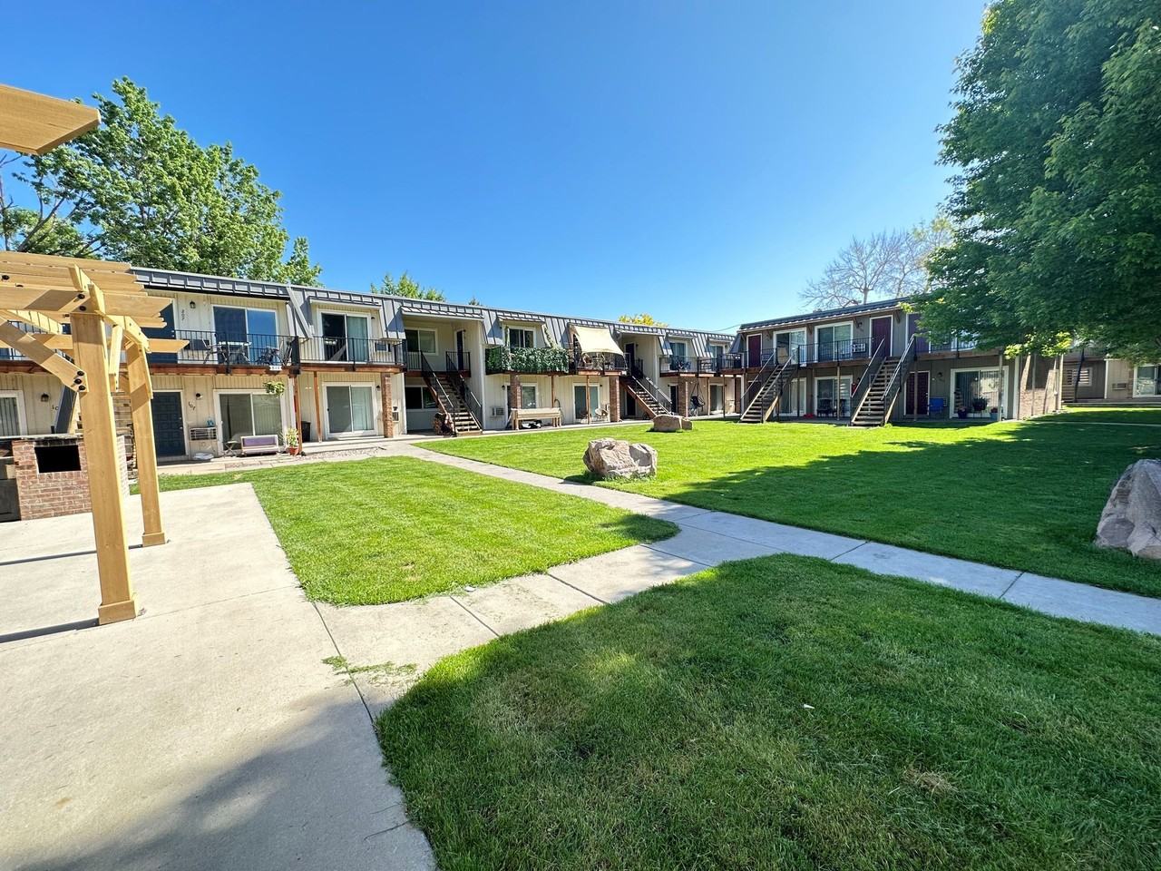 SPECIAL OFFER! Renovated! Stonegate Apts. - Photo 7 of 50