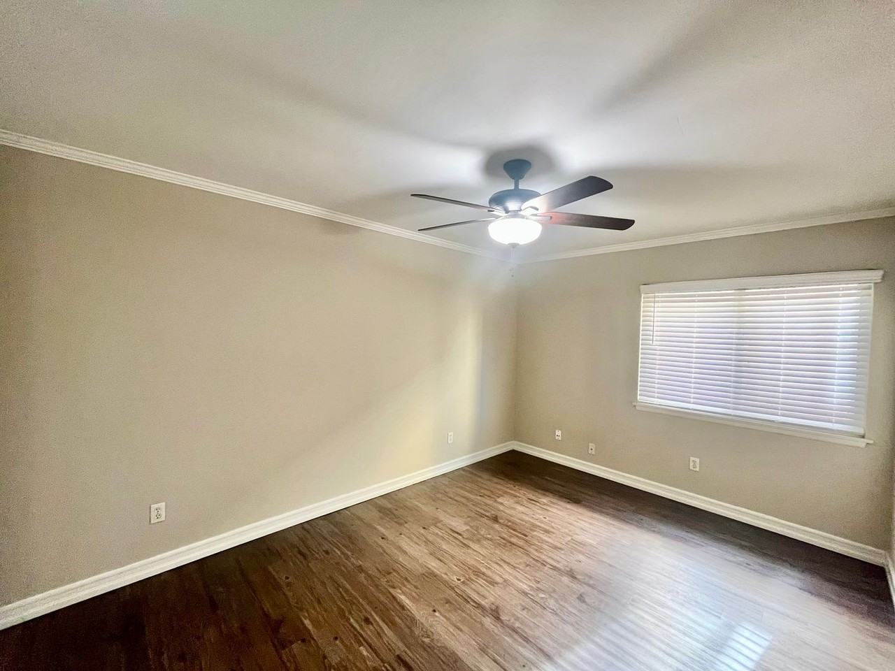 3563 6th Ave. - Photo 6 of 27