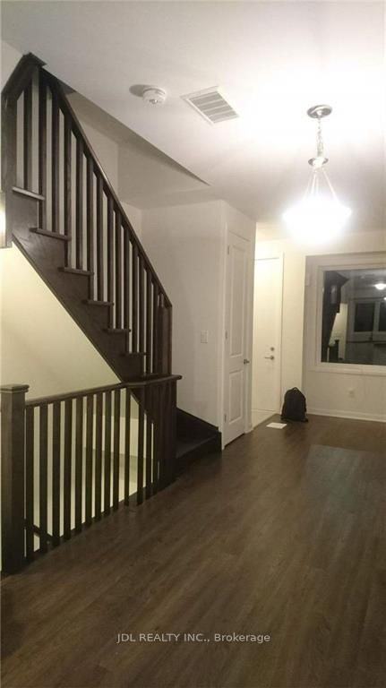 30 Sarah Jackson Crescent - Photo 3 of 10