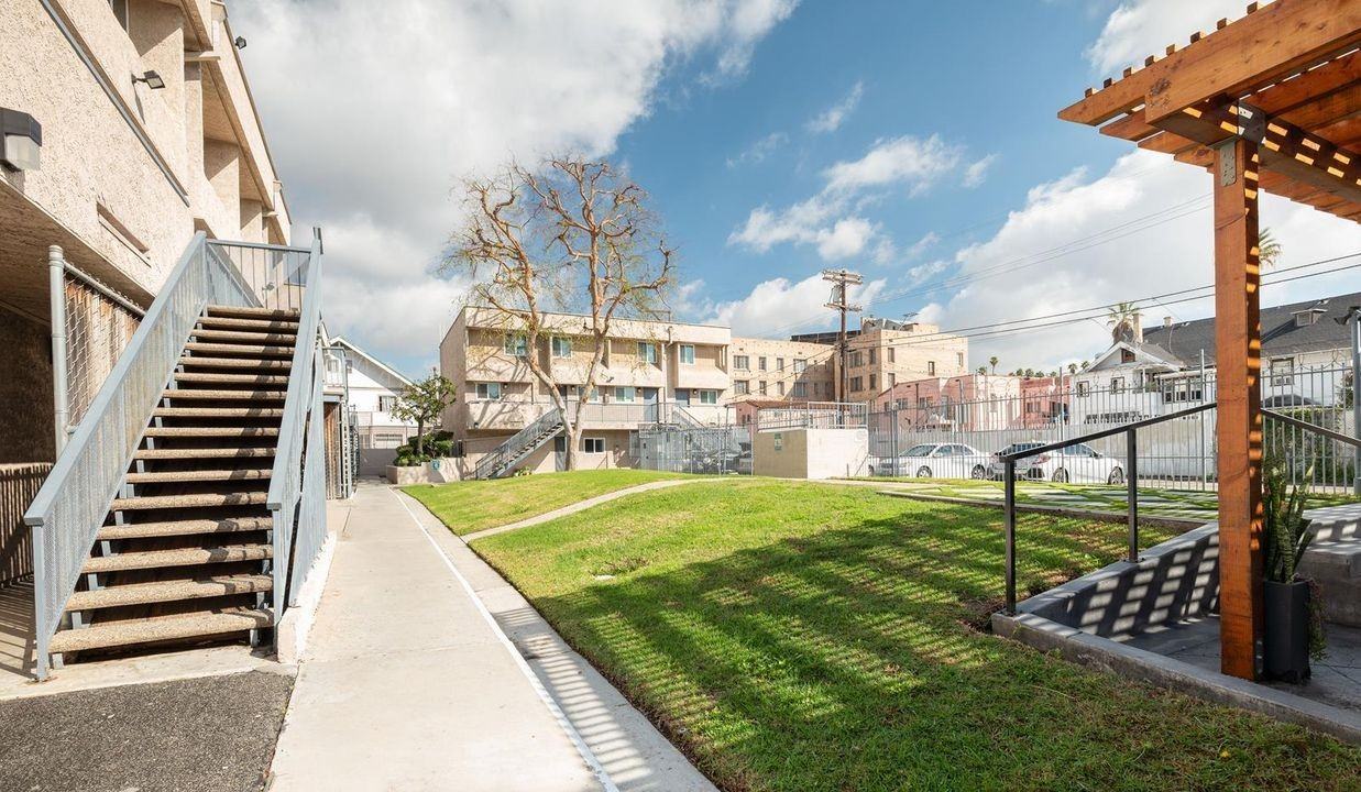 Grandview Apartments - Photo 3 of 9