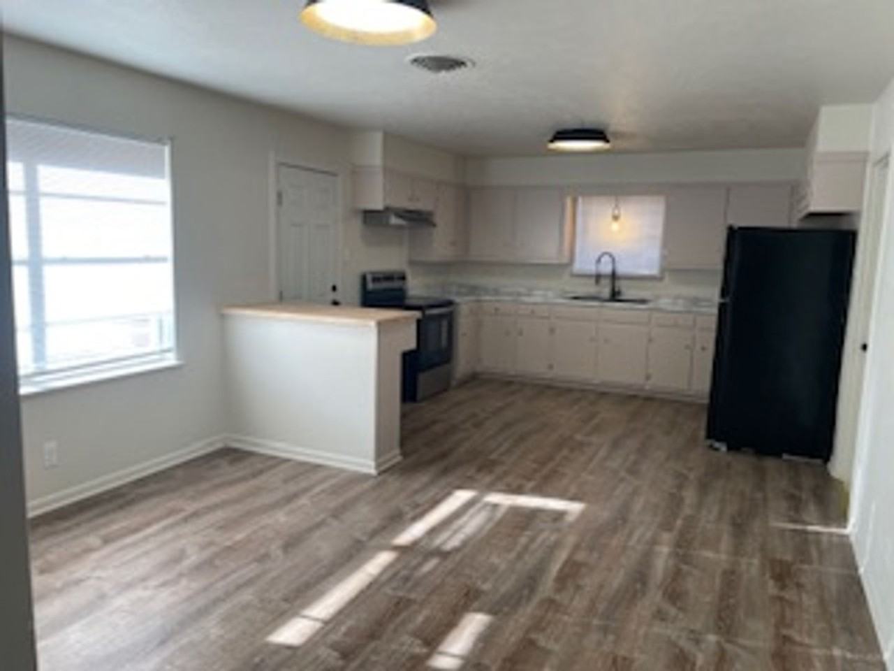 626 N Ollie St - Photo 4 of 6