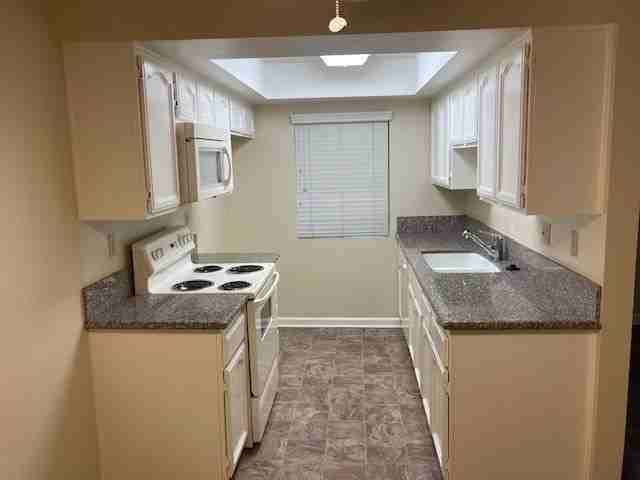 211 West Verdugo - Photo 4 of 50