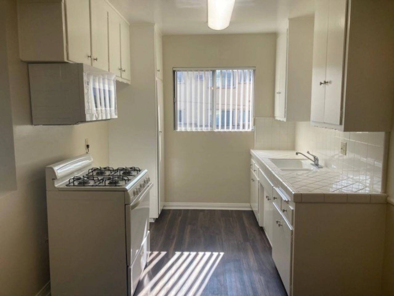 241 E. Alameda Ave - Photo 3 of 33