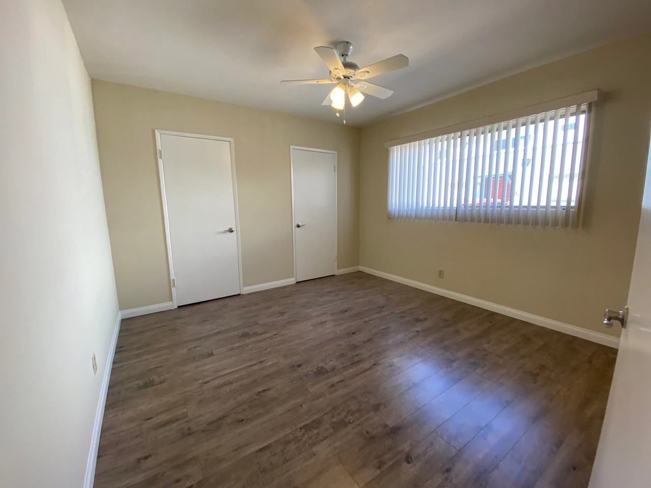 241 E. Alameda Ave - Photo 7 of 33