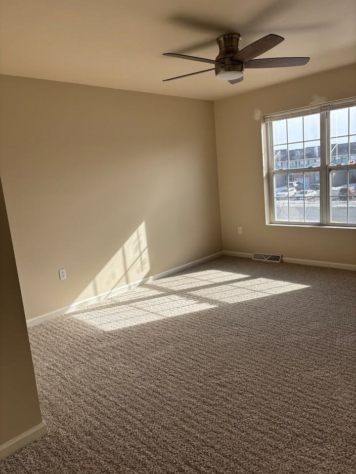 2143 Penn St - Photo 2 of 10