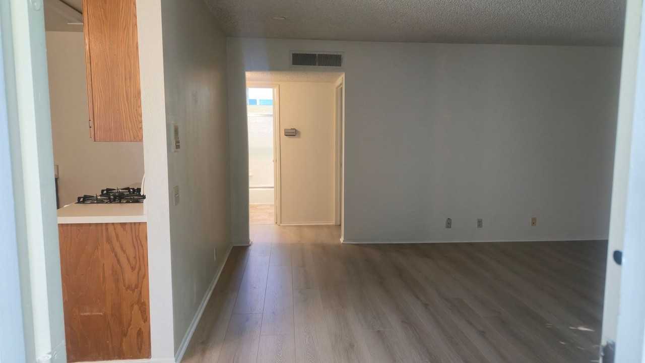 11184Hust - Photo 2 of 41