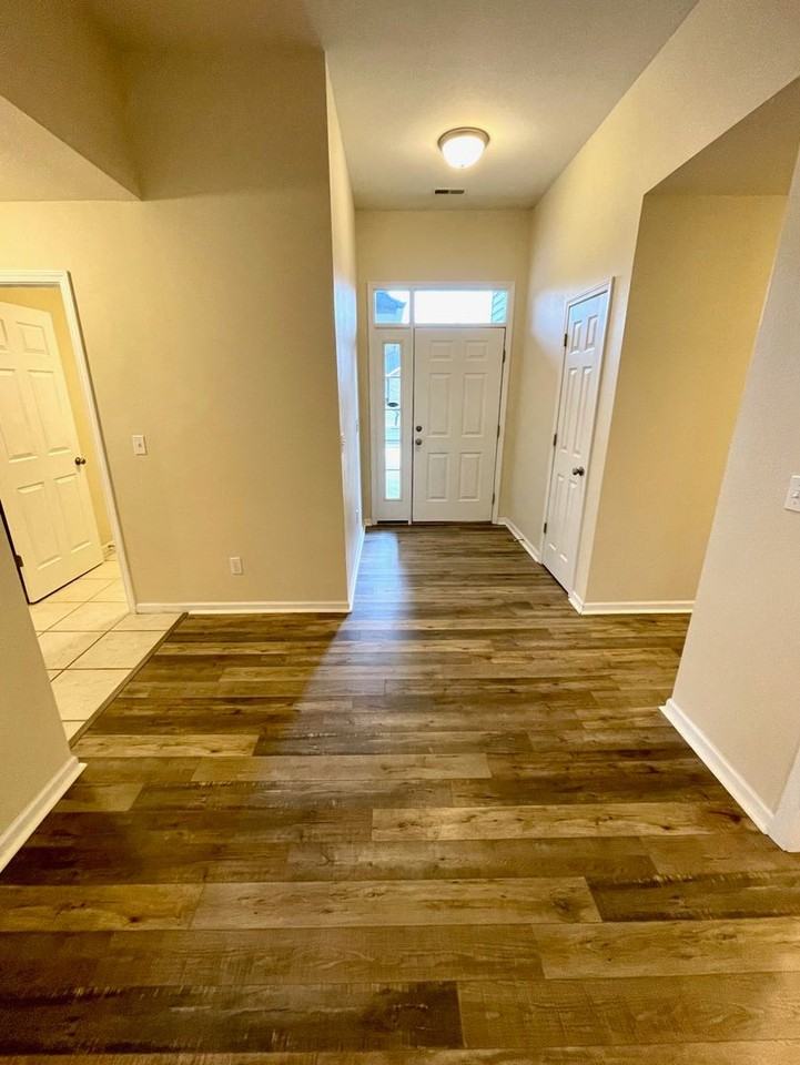 5501 Murfreesboro Dr - Photo 3 of 42