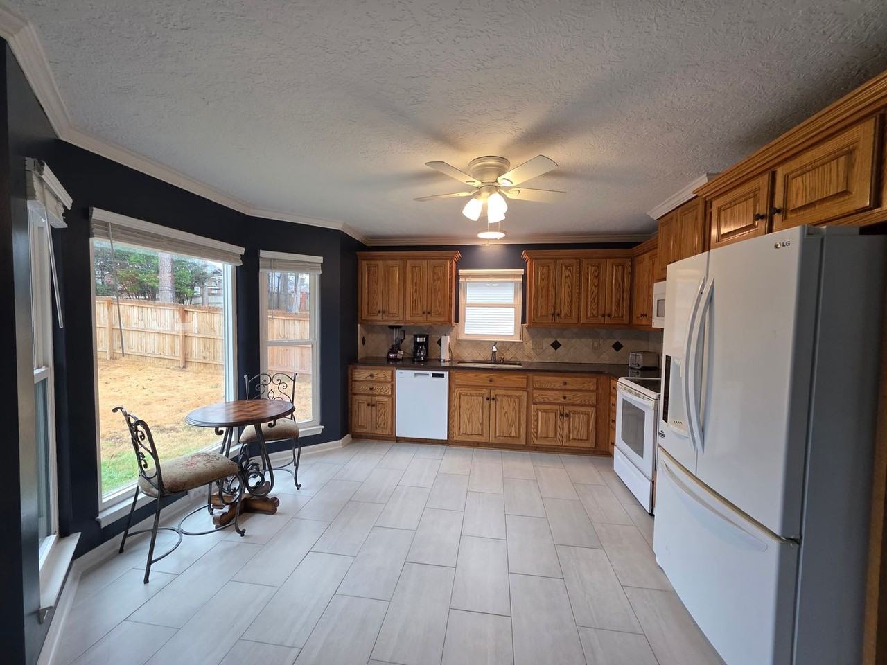 1318 Maple Leaf Ct - Photo 4 of 22