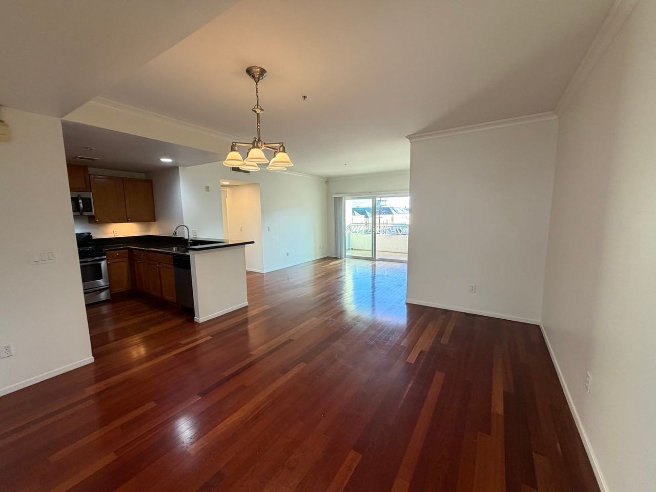 906 S Serrano Ave #403 - Photo 2 of 22