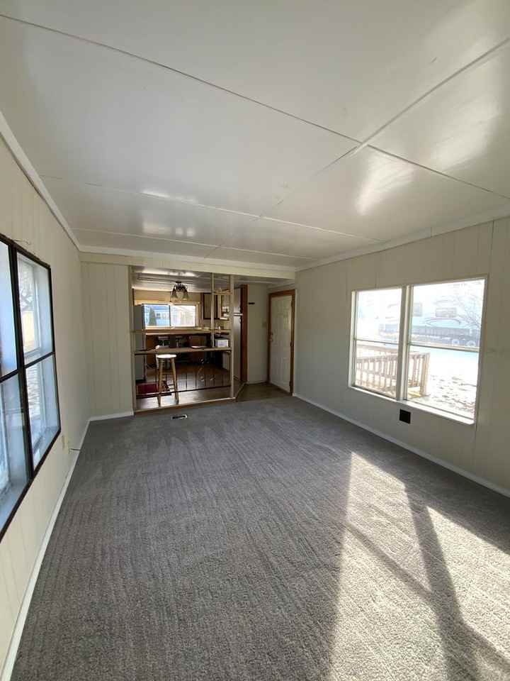 200 W Burkholder Dr - Photo 2 of 8