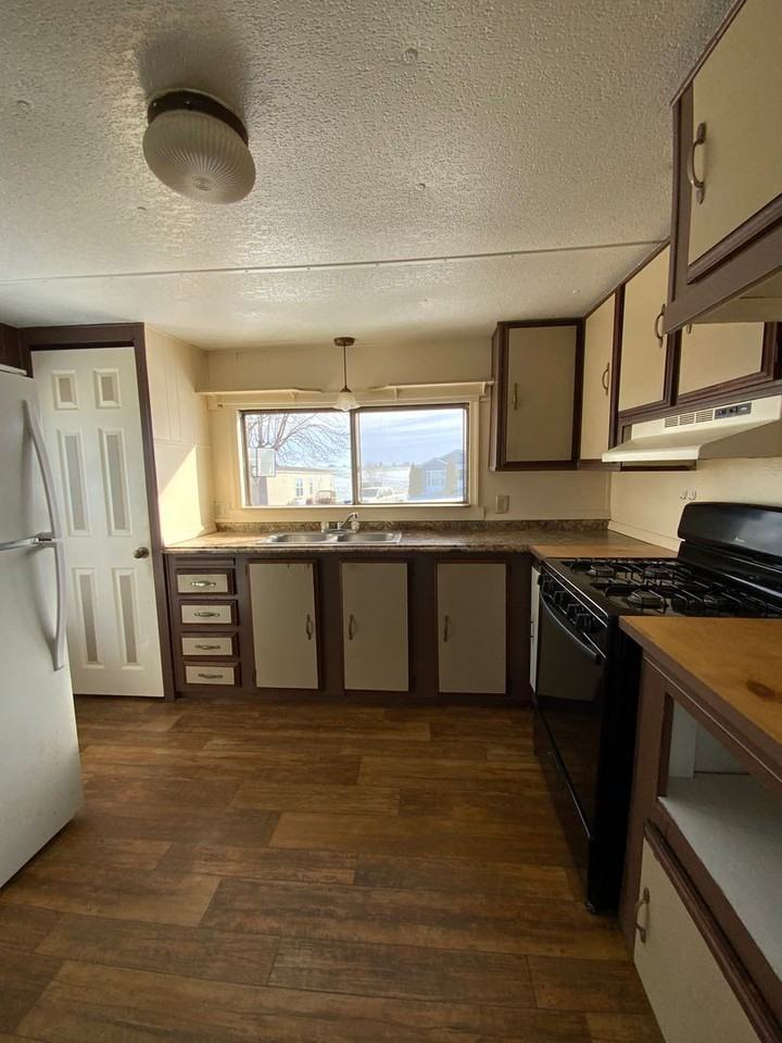 200 W Burkholder Dr - Photo 6 of 8