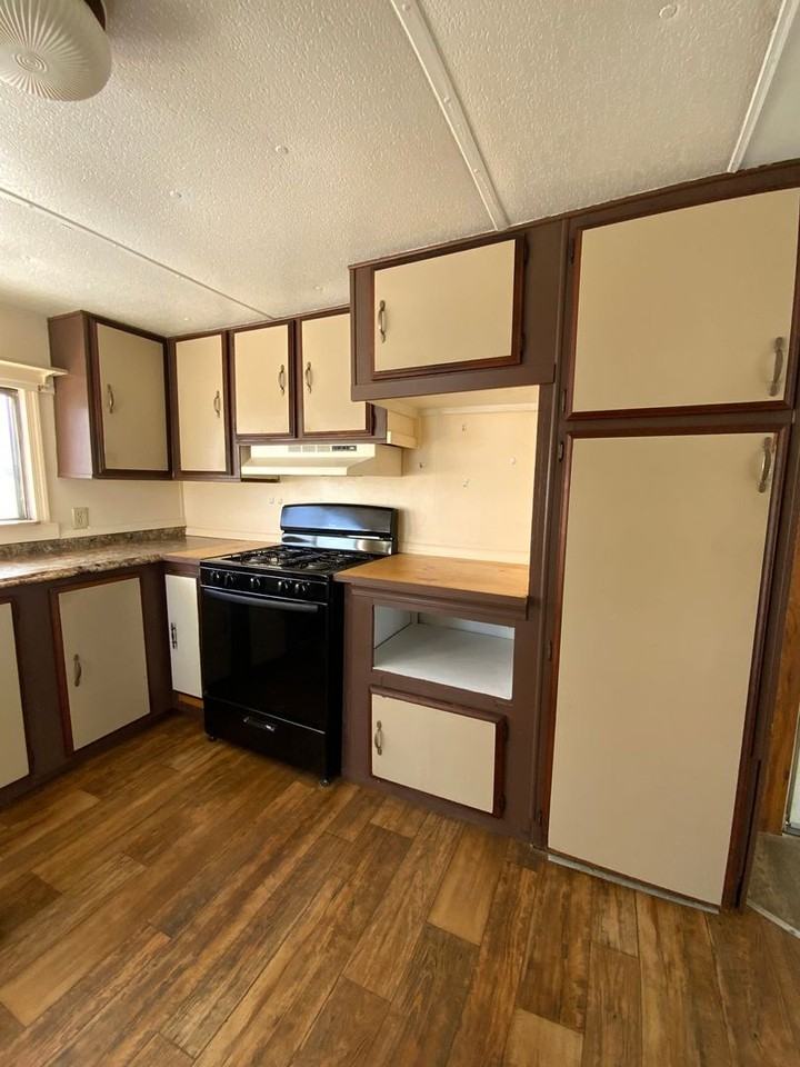 200 W Burkholder Dr - Photo 7 of 8