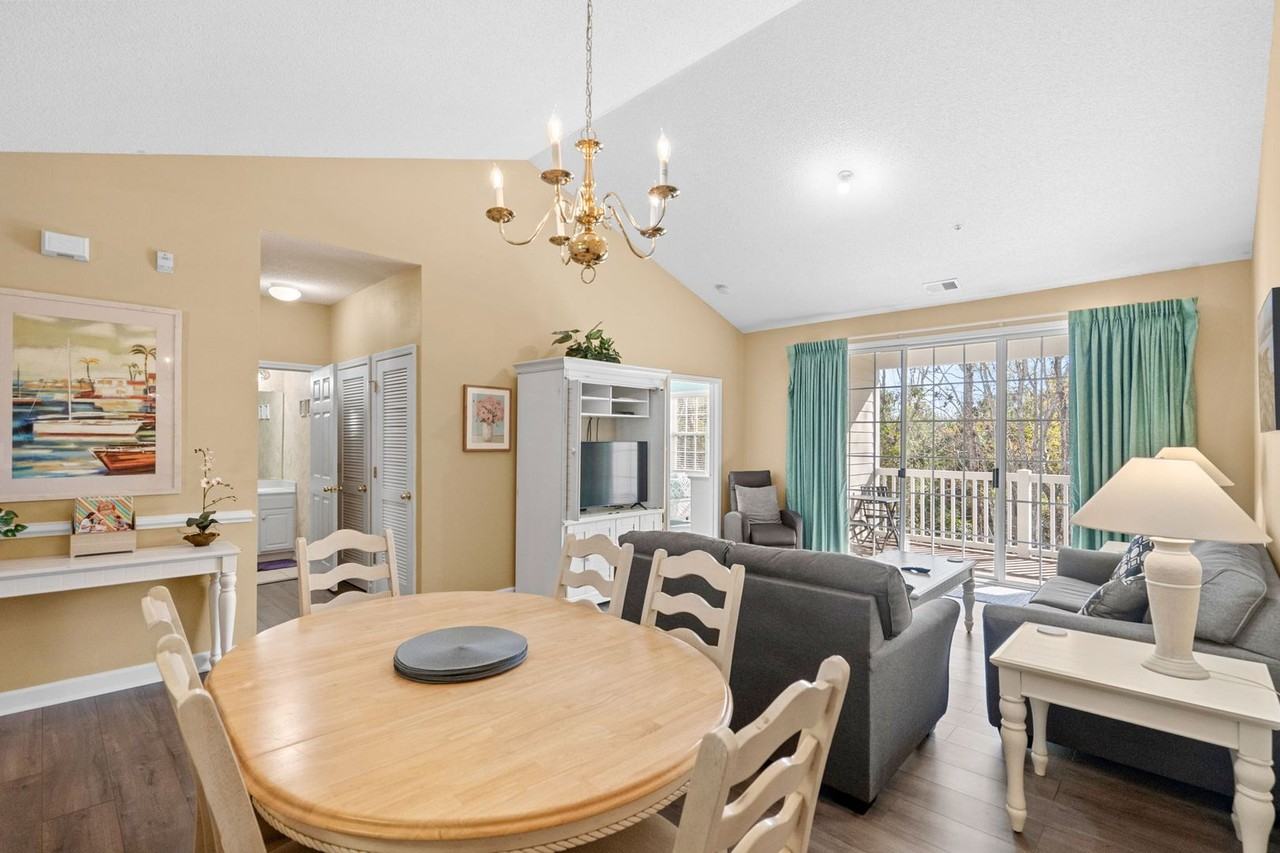 6015 Catalina Dr - Photo 5 of 50