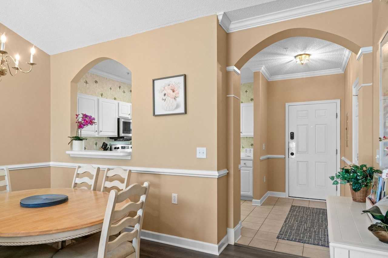 6015 Catalina Dr - Photo 6 of 50