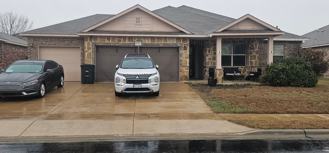 211 W Mockingbird Ln - Photo 1 of 1