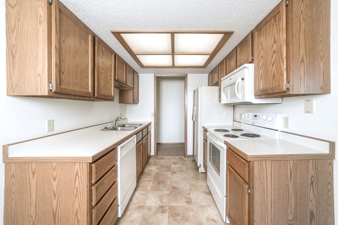 2809 W 33rd St - Photo 3 of 7