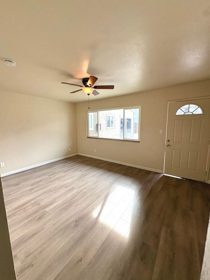 1560 Valley View Rd - Photo 2 of 5